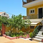 Lejlighed Liostasi Retreat