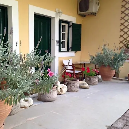 Apartman Liostasi Retreat